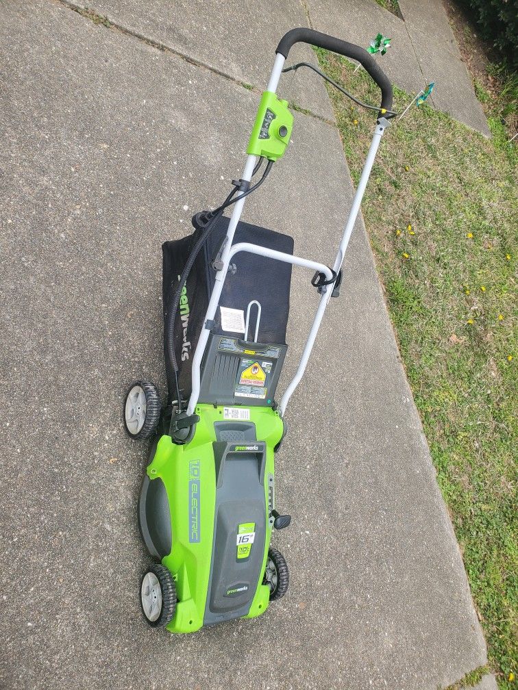 Lawn Mower - Brand Green Works 