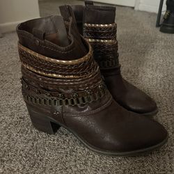 Tornado Mart Boots