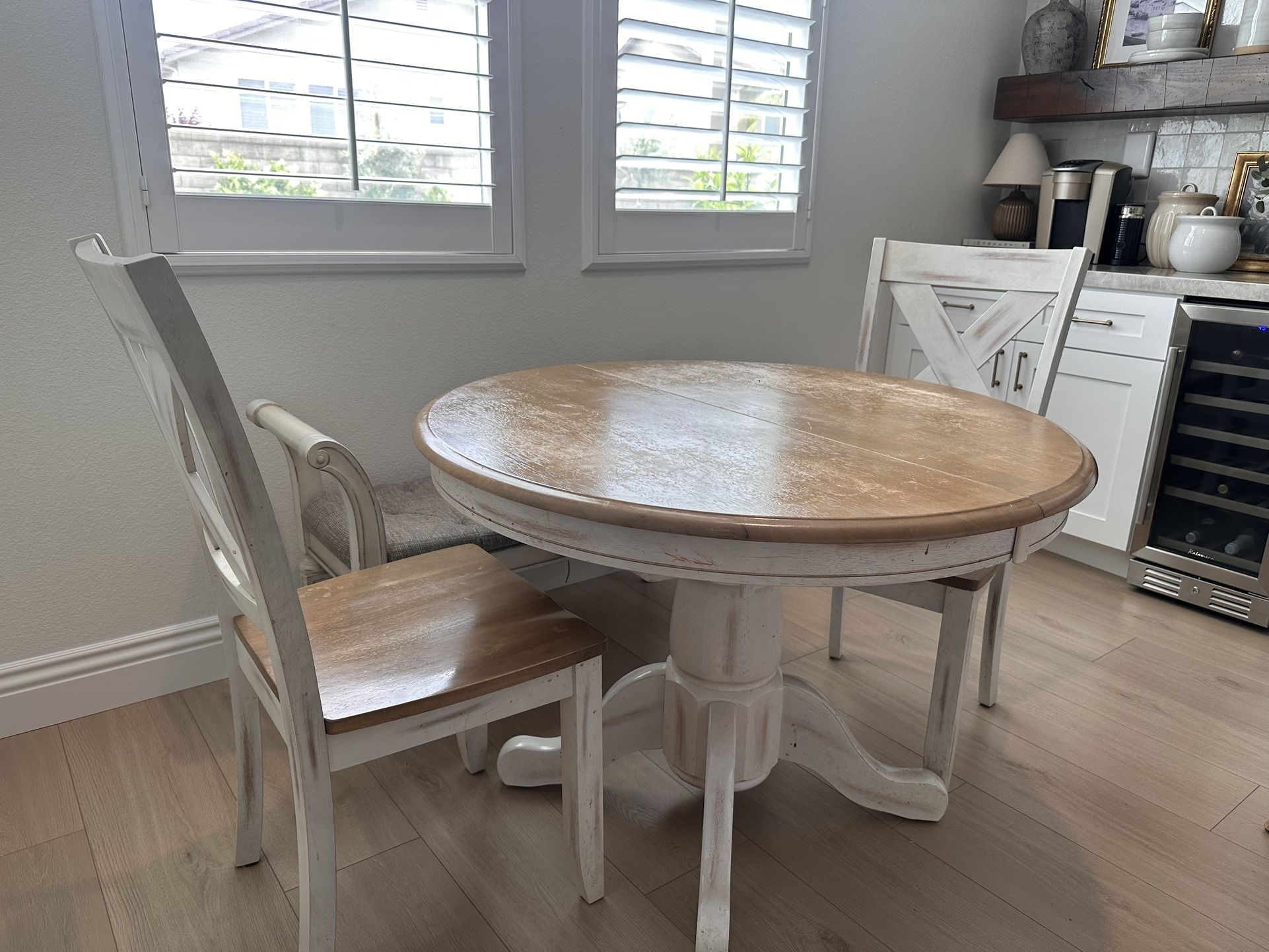 Expandable Breakfast nook/ Dining table With 2 Chairs And Bench