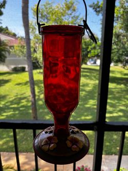 Hummingbird feeder