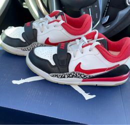 Jordan Retro size 1Y Kids Youth