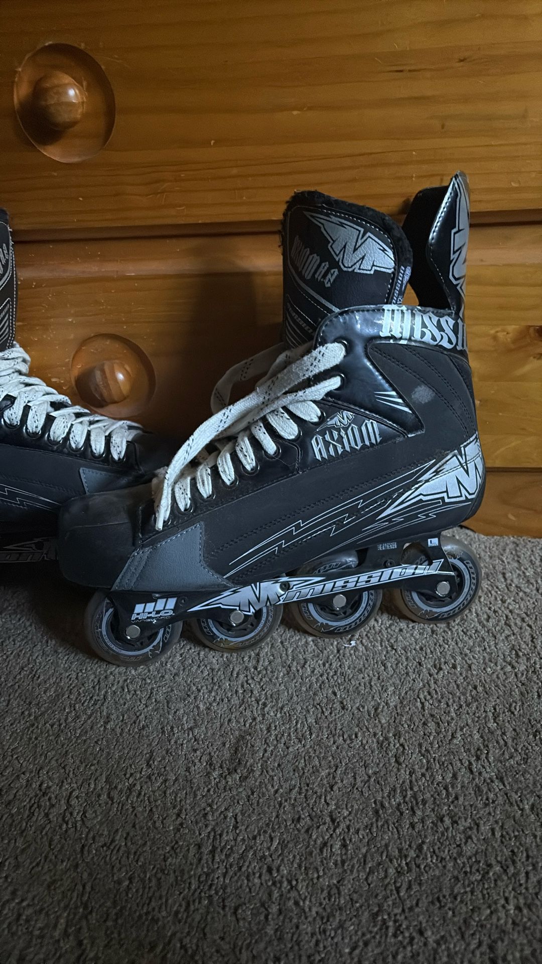 Mission Axion Rollerskates