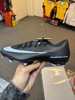 Nike Soccer Cleats Black Size 6.5 