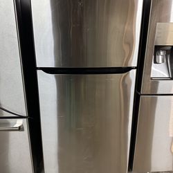 Lg t/b stainless steel refrigerator 30w” -60 DAY WARRANTY