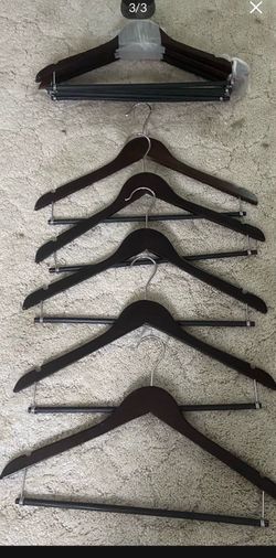 Wooded Hangers 25 Total