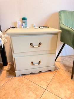 Vintage Wood 2-Drawer Nightstand