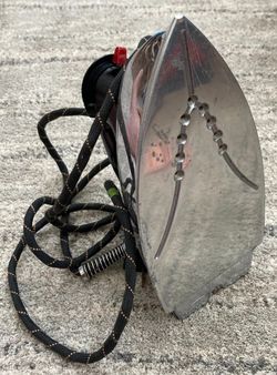 1940's Vintage Sunbeam Steam Ironmaster, 