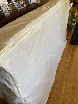 Twin mattress Twin mattress