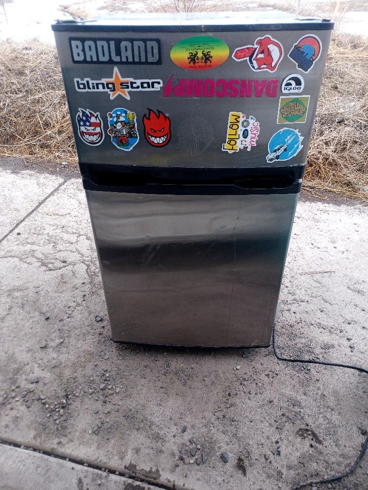 Mini Refrigerator/Freezer