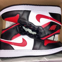 Jordan 1 Mid GS Size 5 $115