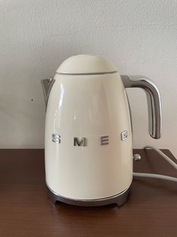 SMEG kettle cream color