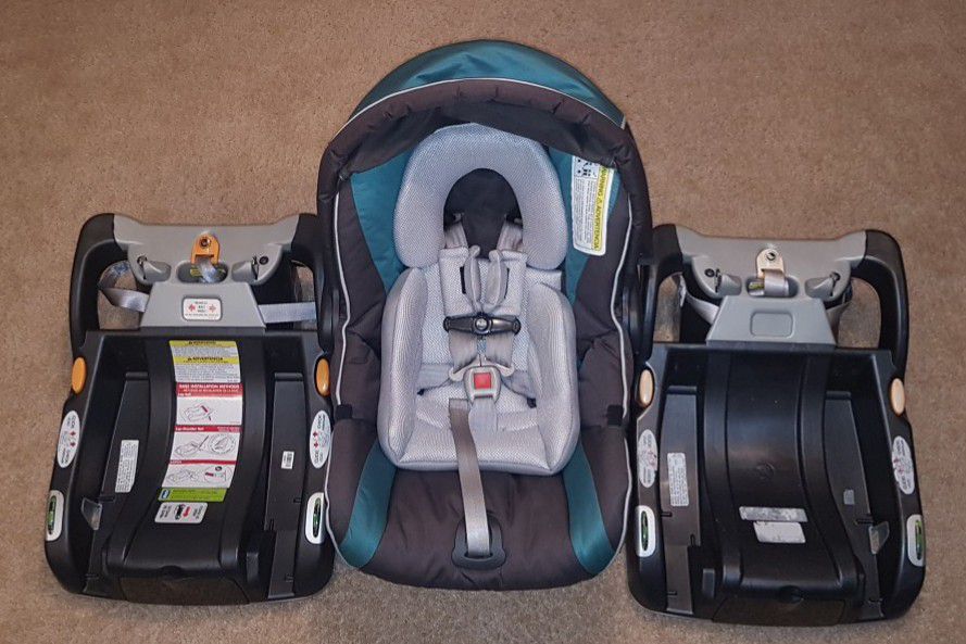Chicco KeyFit 30 Car Seat + extra base
