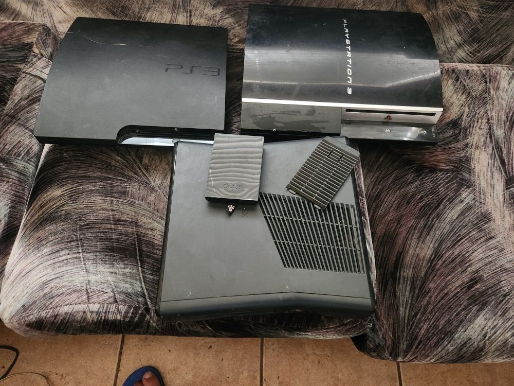 Lot of 3 Broken Consoles Xbox PS3 Slim and PS3 Fat 2 USB Model "For Parts or Repair As Is All power On " Never Opened "Price for All"