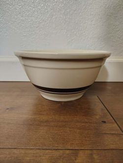 Vintage signed MCCOY USA 10” Yellowware Mixing Bowl