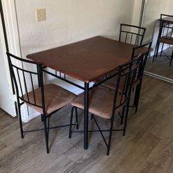 Perfectly Good Dining Room Table. Selling For 300
