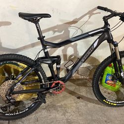 Trek Mountain Bike 