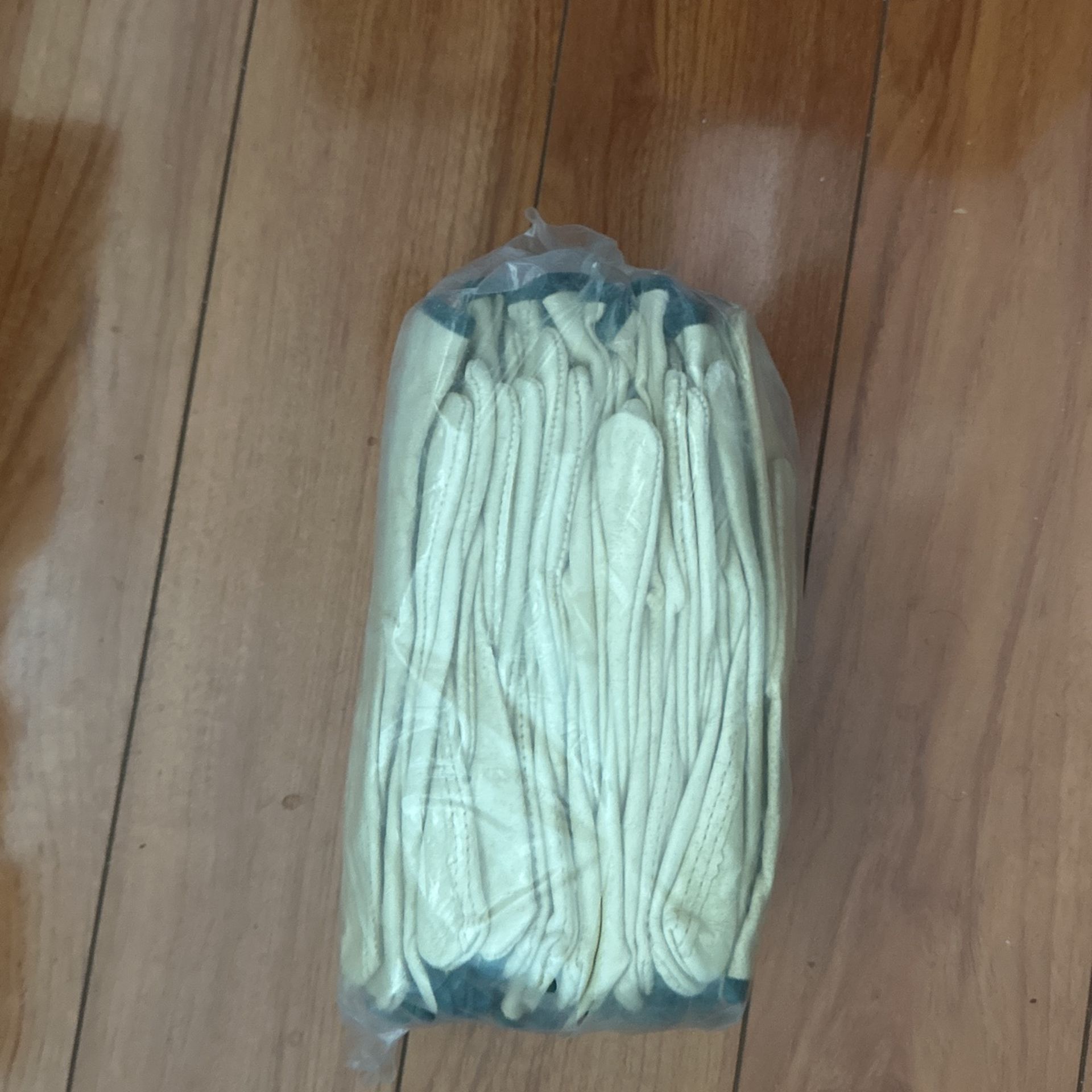 Q=12 Medium Leather Gloves NEW $25.00