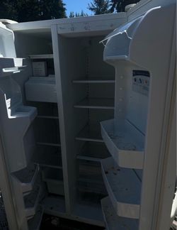 FREE FRIDGE!!