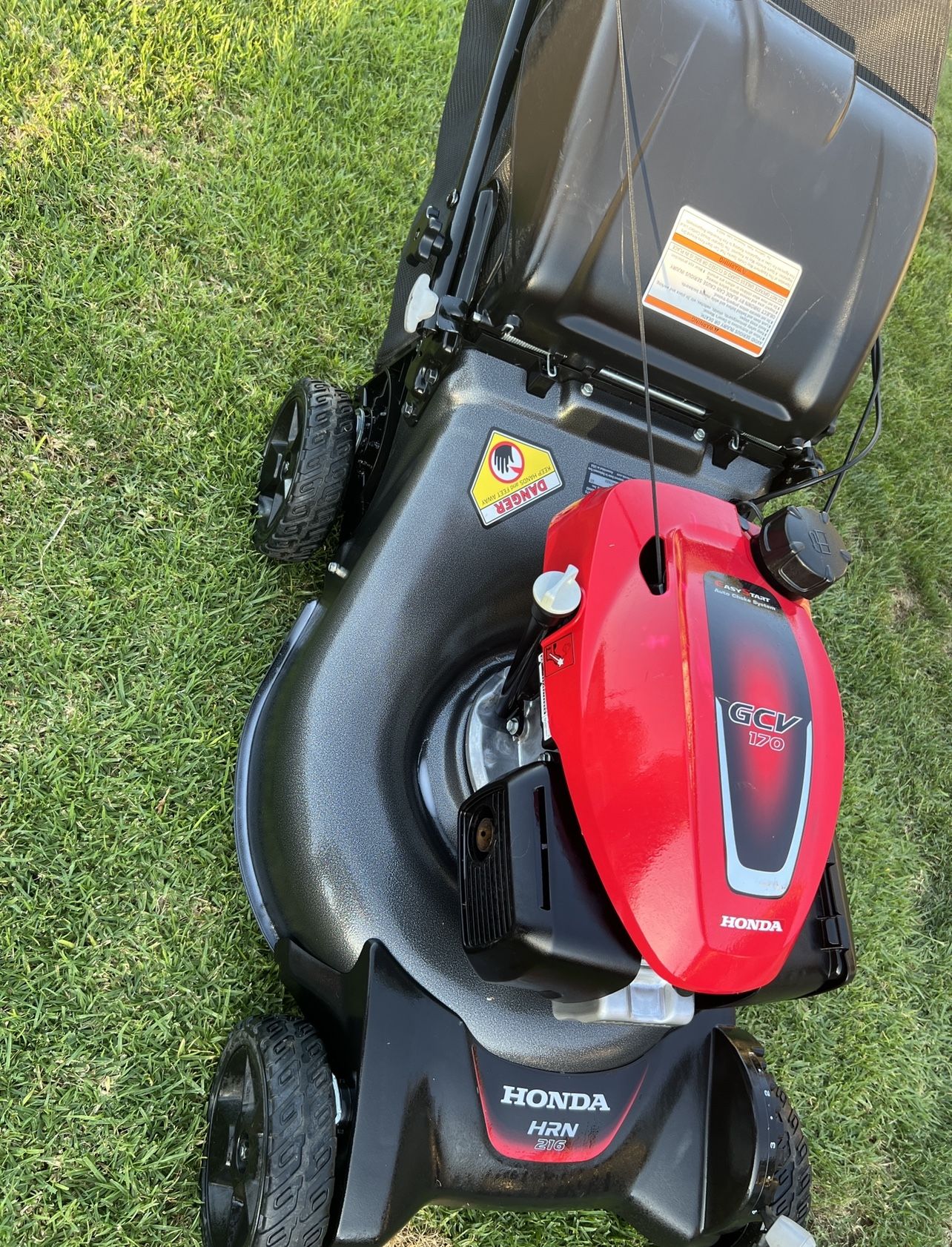 LAN MOWER HONDA SELF PROPELLED REAR WHEELS DRIVE SPEED CONTROL GREAT CONDITION ((((NO BAG