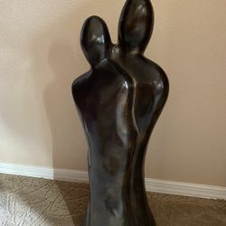 Beautiful Sculpture Of Couple