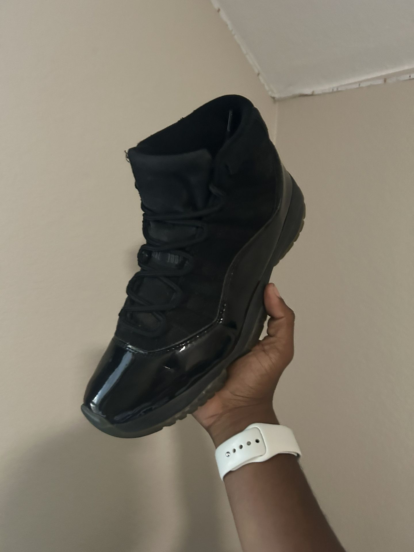 Jordan 11 Cap & Gowns
