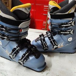 Salomon Ski Boots 24.5