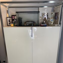 Dresser/ Closet 