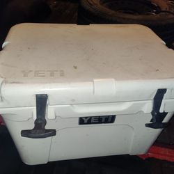 Hielera Yeti for Sale in Katy, TX - OfferUp