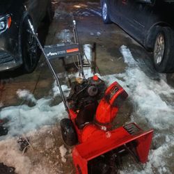 Areins 21" Small Body Snowblower.. ..Starts Easy , Runs Good!!!