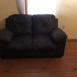 Comfy Couch Only Had It For A Year No Damage Clean 