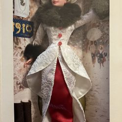 Vintage 1995 Hallmark Special Edition Holiday Memories Barbie 