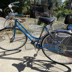 Vintage 60s Schwinn Bicycle. All The Extras!  Mid Century. Ready To Ride! Nice