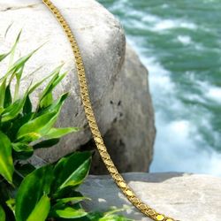 18kt 3.60g Yellow Gold Snake Style Bracelet.