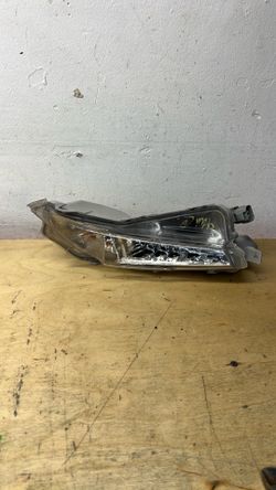2015 2016 2017 Toyota Camry passenger side fog light LED