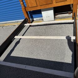 Queen size Beautiful Solid Wood Bed Frame Excellent Quality Upgrade your bedroom with this stunning, high-end solid wood bed frame. This piece feature