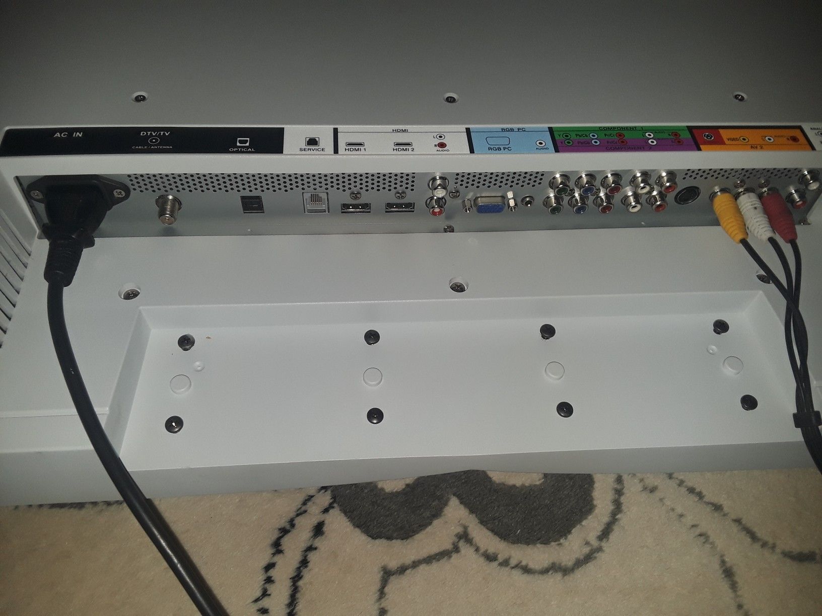 VIZIO VX37L lcd hdtv no remote for Sale in Tampa, FL OfferUp
