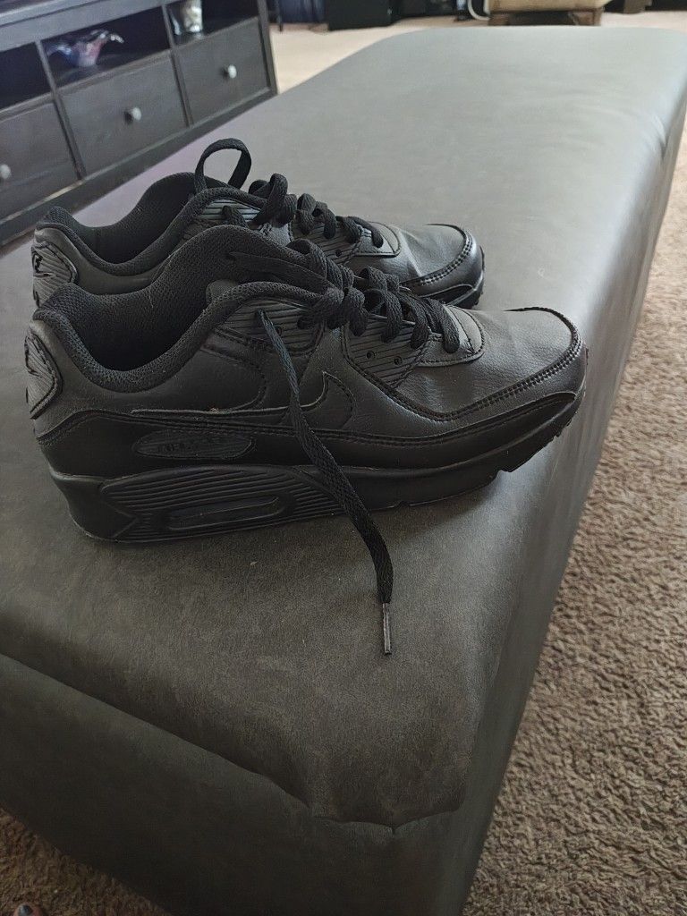 Nike Youth 6.5