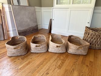 Pottery Barn Set of 4 Woven Seagrass Storage Baskets