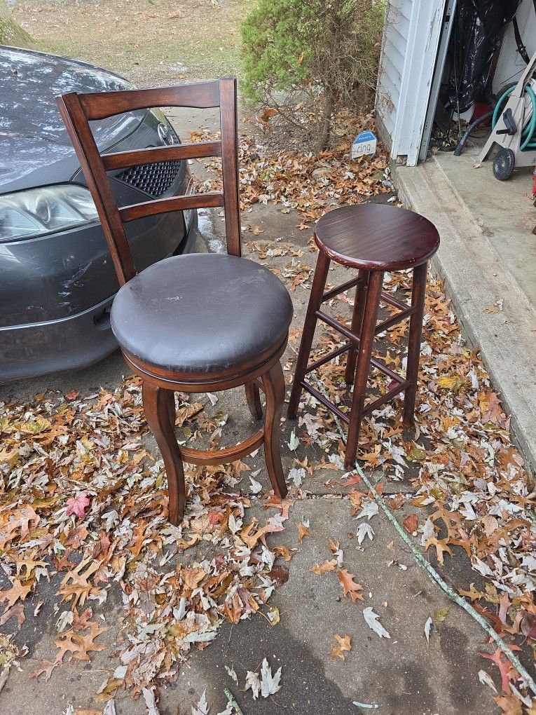 3 Chairs 2 Stools