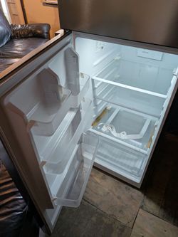 Vissani 10.1 cu. ft. Top Freezer Refrigerator (Stainless Steel Look)