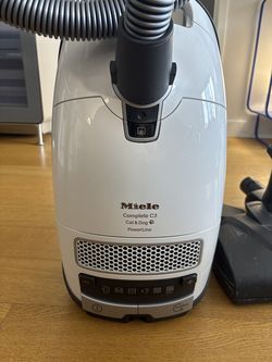Miele Complete C3 Cat & Dog Vacuum + Full Tool Set