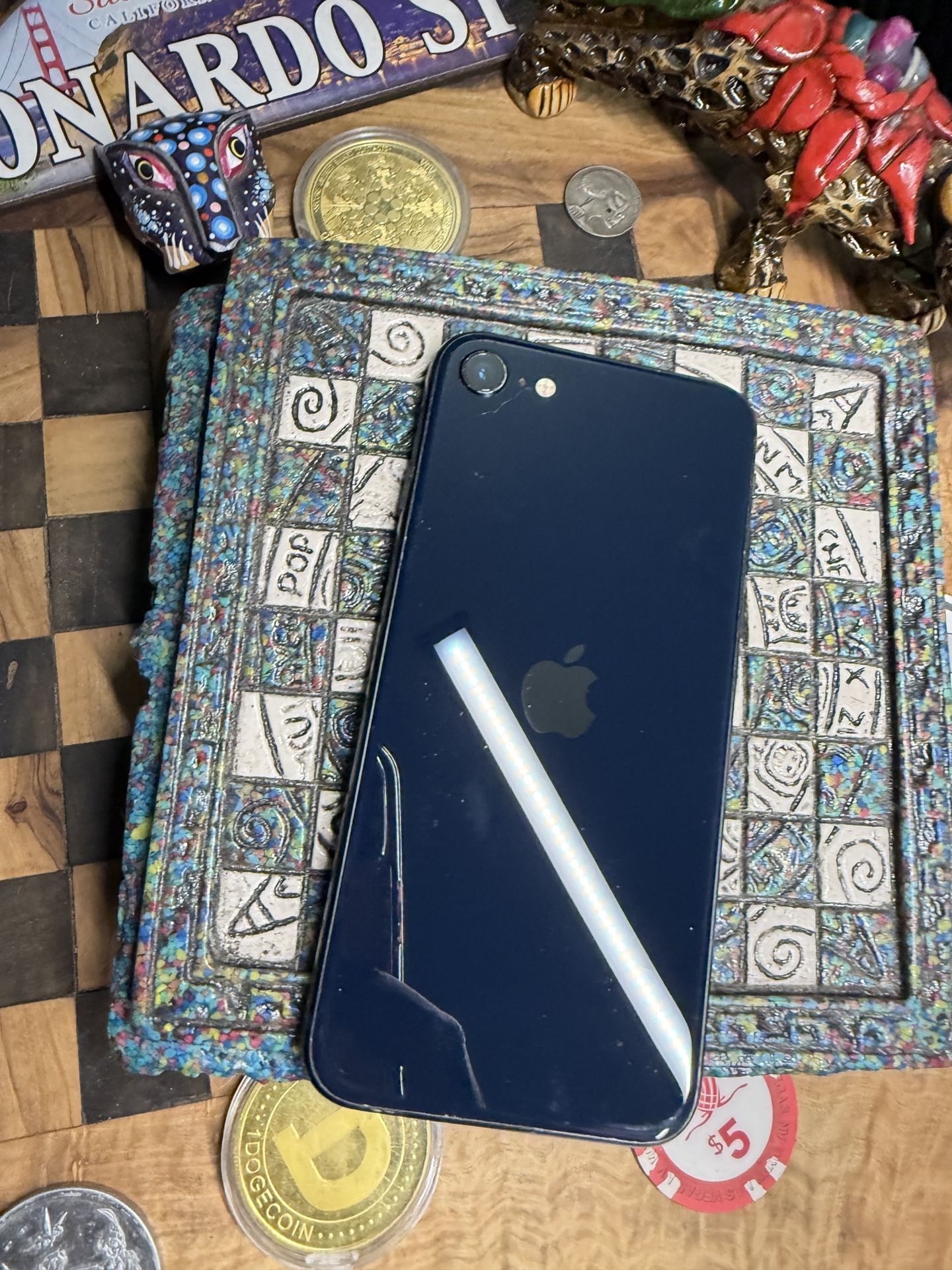 Iphone Se 2023  64GB Att Or Cricket