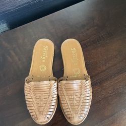 Like New Jocelyn Sandals 