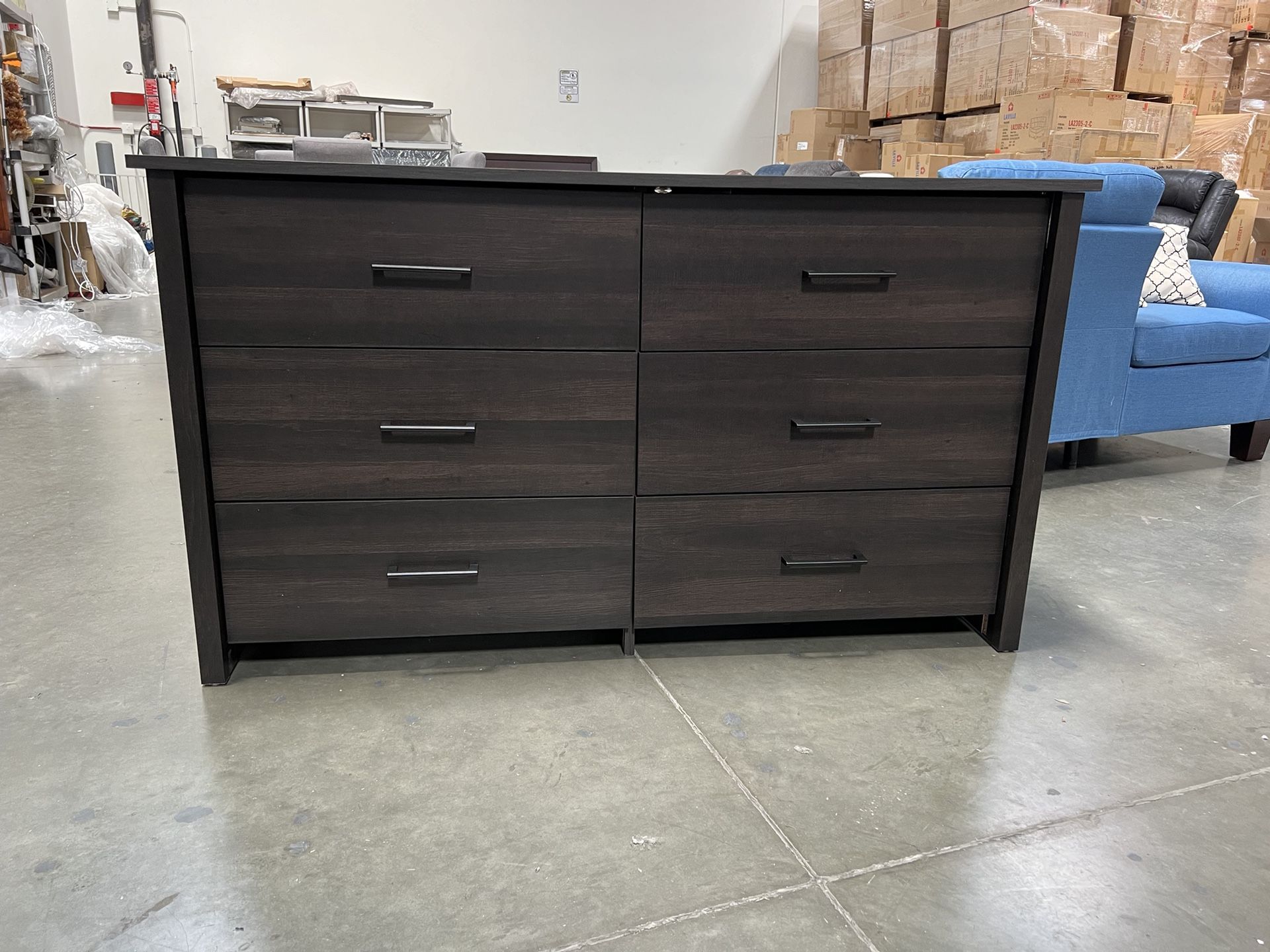 New in box ! 6-Drawer espresso Dresser, bedroom dresser, six storages dresser, clothing storage unit, bedroom closet, closet storage, cabinet, Dresser