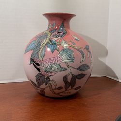 Vintage Toyo Chinese Porcelain Pink Bud Vase Birds Made In Macau 7 1/2” x 7” L 10