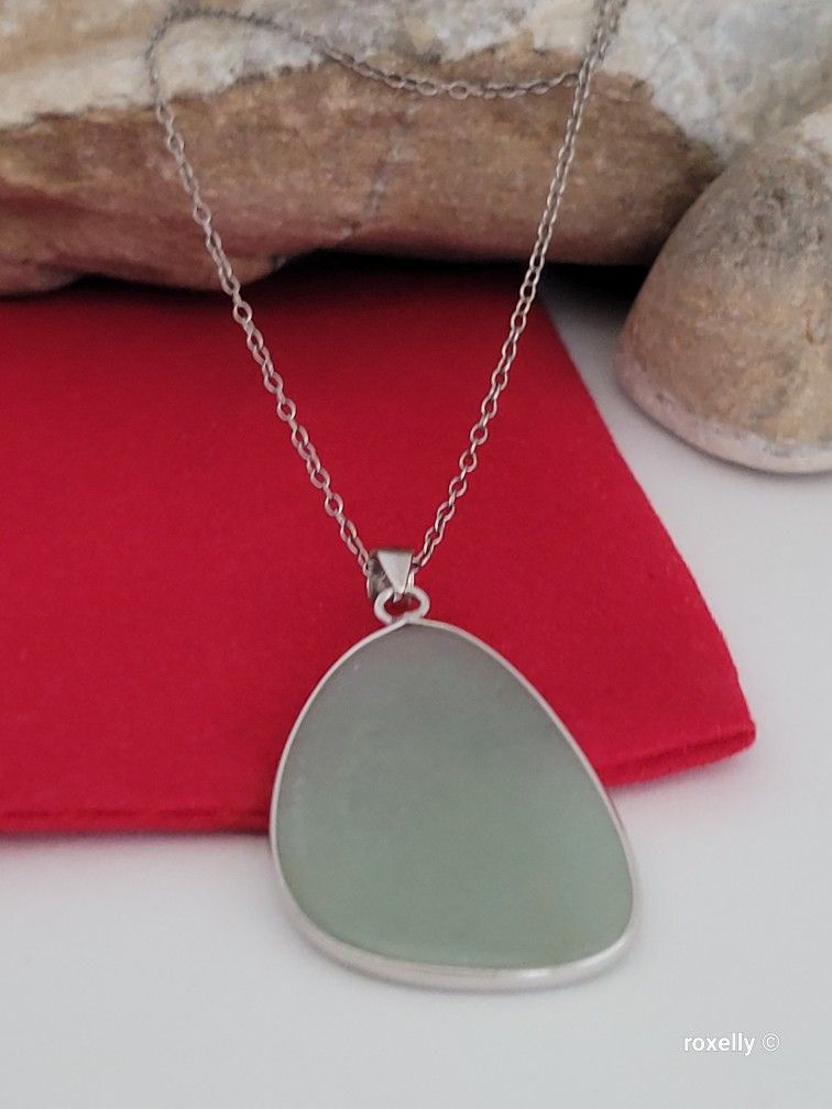 ❤️ Sterling Silver And Aventurine Drop-Shaped Pendant Necklace, Beautiful!! Chain