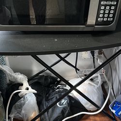 Microwave With Table 