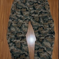 Levi’s Camo Cargo Pants 