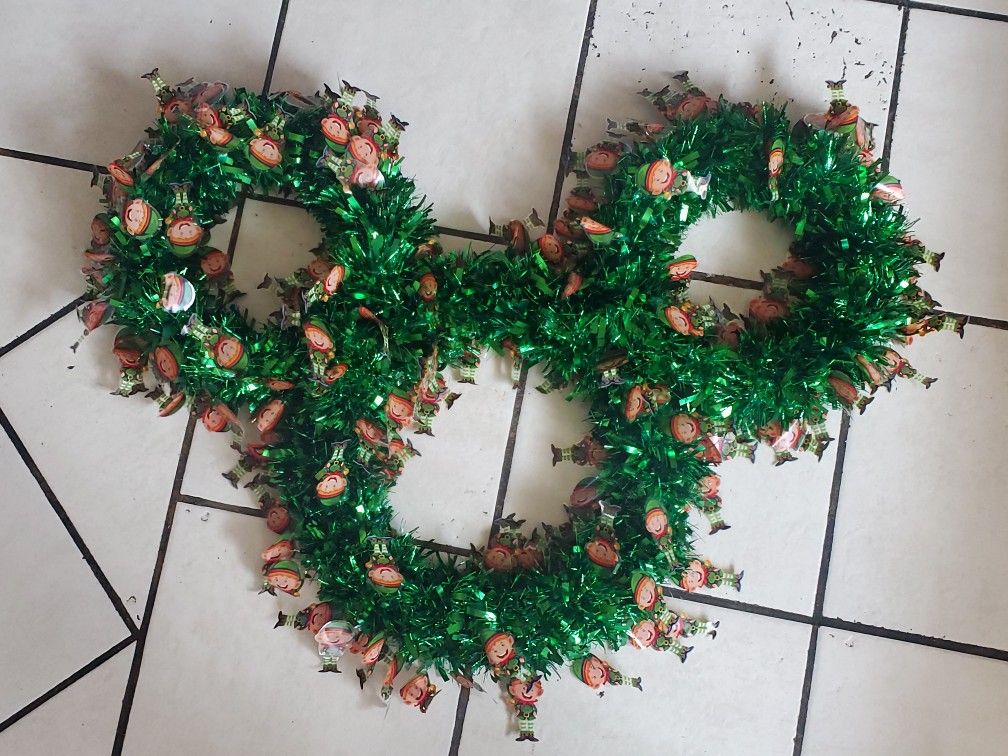 Mickey holiday wreath