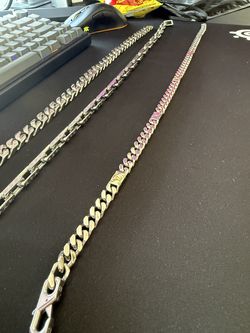 LV Louis Vuitton mens necklace 21”